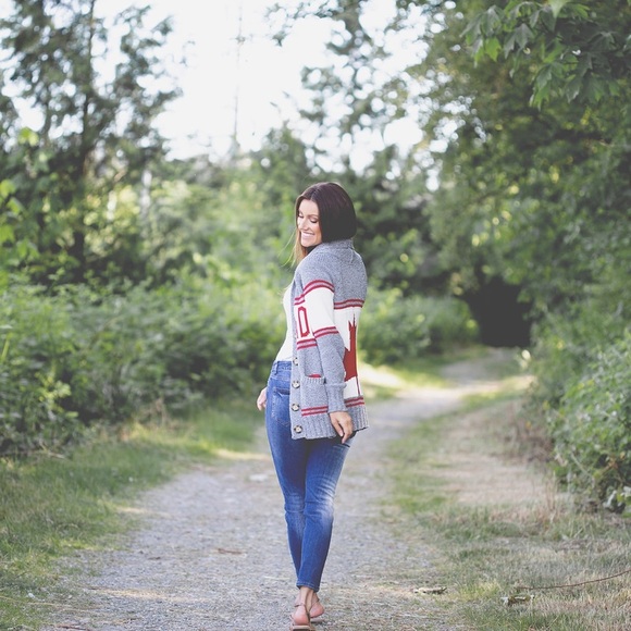 cotton country Sweaters - Silver Icing Cotton Country Gray and Red Women's Canadian Cardigan